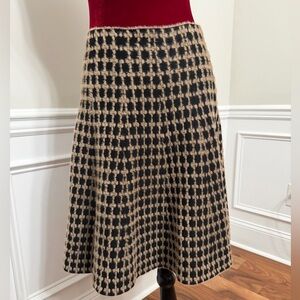 Vila Milano Black and Tan Houndstooth A-Line Skirt
